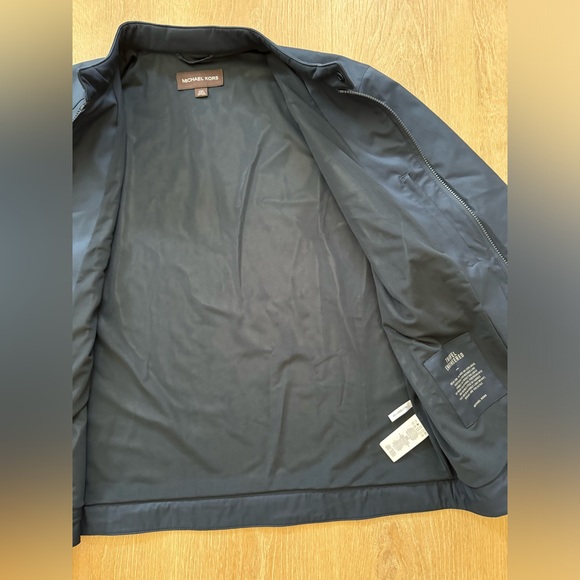 Navy blue lightweight jacket with a zipper - Picture 9 of 9